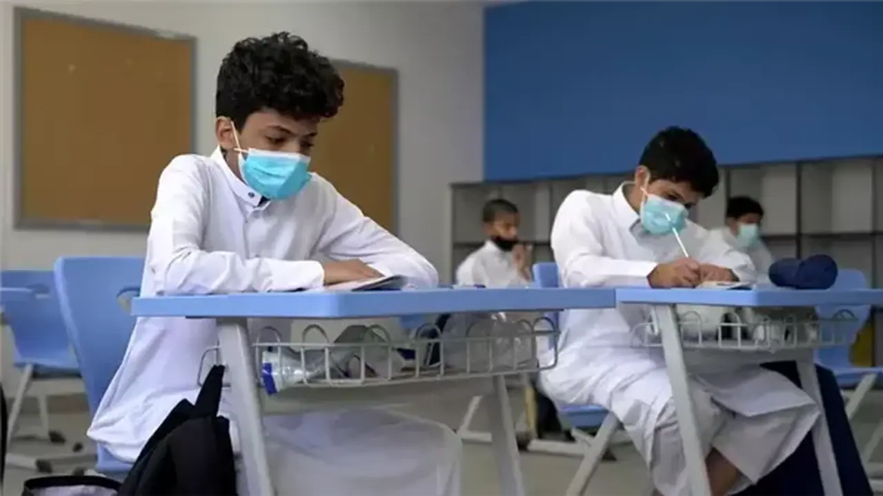 تعديلات رمضان بالسعودية.. إلغاء الطابور الصباحي وإدراج الألعاب الإلكترونية في المناهج التعليمية